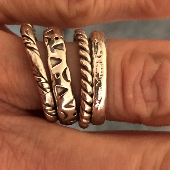 Silver ring - Picture 3 of 3